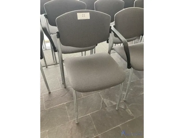 13 metalen stoelen - afbeelding 5 van  5