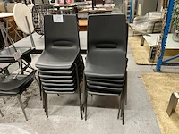 13 stoelen
