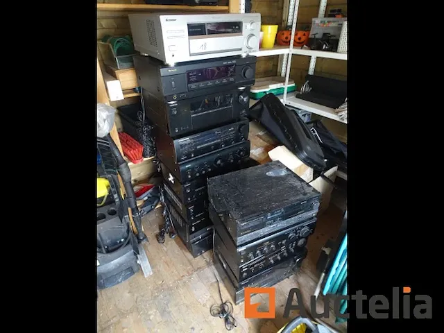 13 versterkers, 1 dubbele cassettespeler - afbeelding 6 van  10