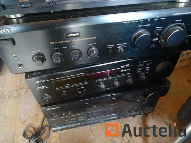 13 versterkers, 1 dubbele cassettespeler - afbeelding 9 van  10