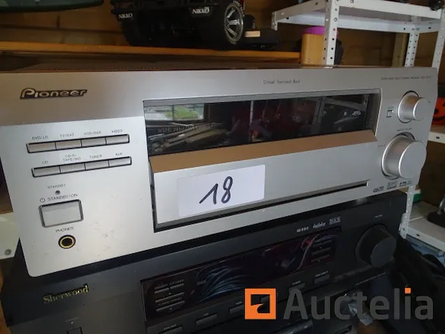 13 versterkers, 1 dubbele cassettespeler - afbeelding 10 van  10