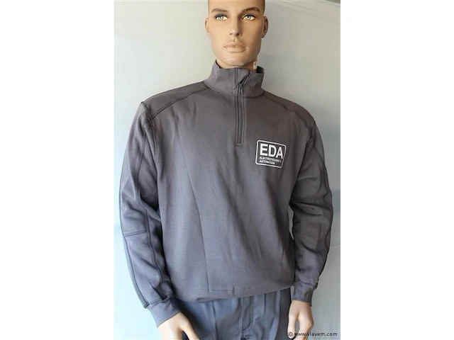 13 x werk sweater merk ; dassy winkelprijs 35€ - afbeelding 1 van  5