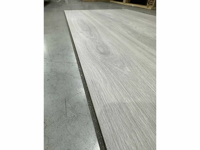 130,52 m2 laminaatvloer 7mm - afbeelding 3 van  3