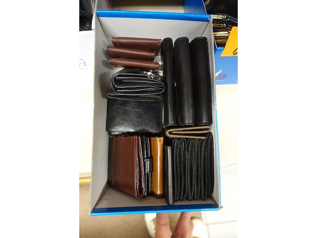 135x div lederwaren - afbeelding 2 van  12