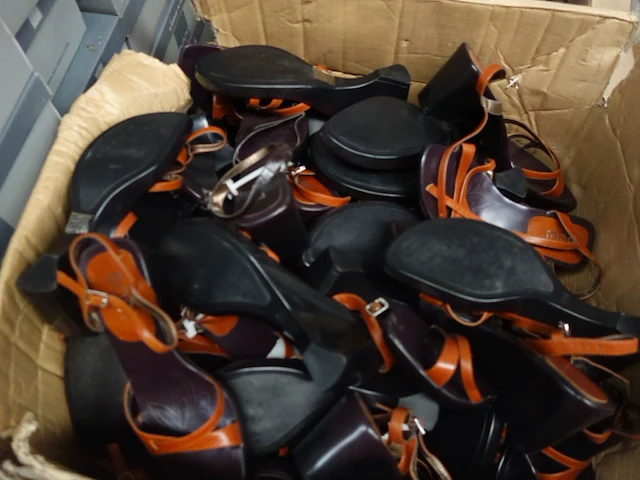 135x diverse schoenen - afbeelding 1 van  6