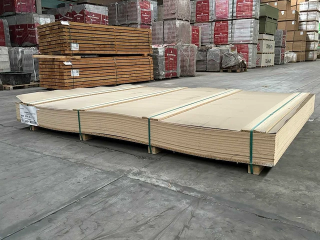 139,1 m² mdf 2,07 m breed 2,80 m lang 0,8 cm dik - afbeelding 1 van  4