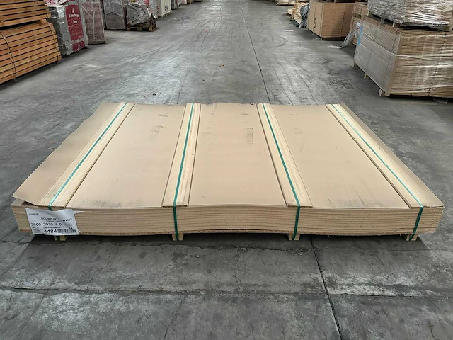 139,1 m² mdf 2,07 m breed 2,80 m lang 0,8 cm dik - afbeelding 2 van  4