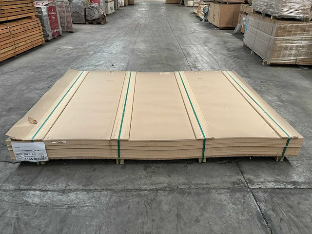 139,1 m² mdf 2,07 m breed 2,80 m lang 0,8 cm dik - afbeelding 2 van  4