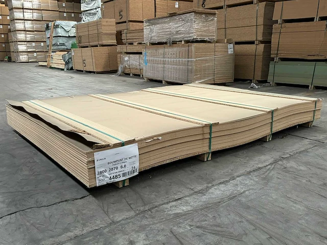 139,1 m² mdf 2,07 m breed 2,80 m lang 0,8 cm dik - afbeelding 3 van  4