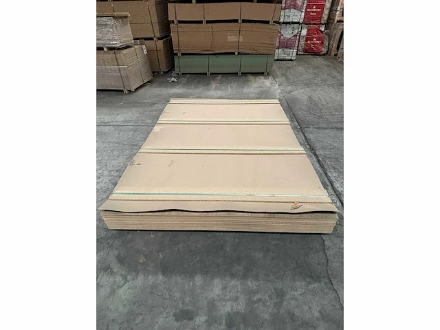 139,1 m² mdf 2,07 m breed 2,80 m lang 0,8 cm dik - afbeelding 4 van  4