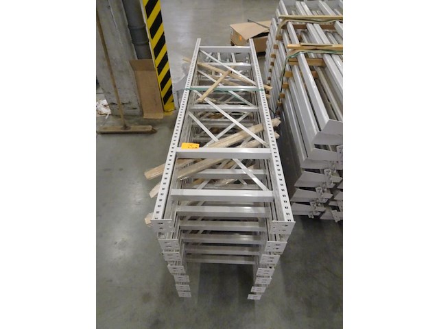 13x metalen staander + 6x ligger - afbeelding 1 van  5