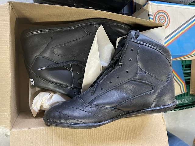 14 - indoor schoenen / boks diverse kleuren (12st) - afbeelding 3 van  6
