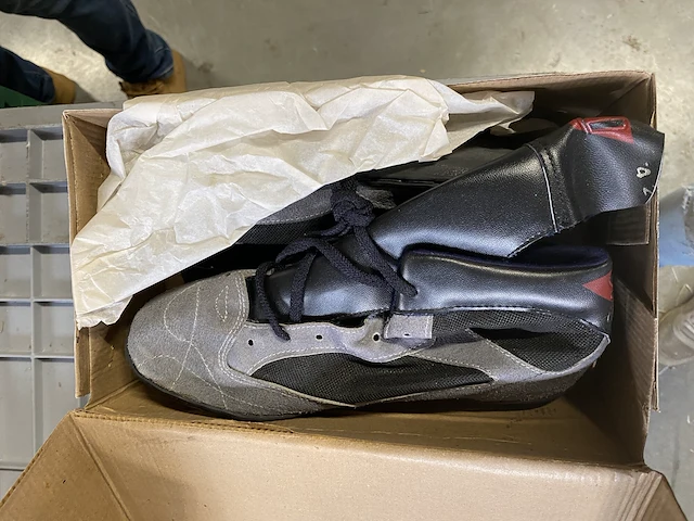 14 - indoor schoenen / boks diverse kleuren (12st) - afbeelding 5 van  6