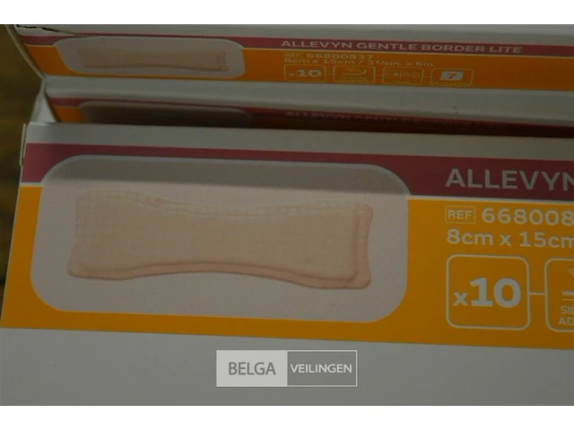 ±14 allevyn pleisters 8,4x8 en8x15cm - afbeelding 3 van  5