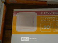 ±14 allevyn pleisters 8,4x8 en8x15cm - afbeelding 4 van  5