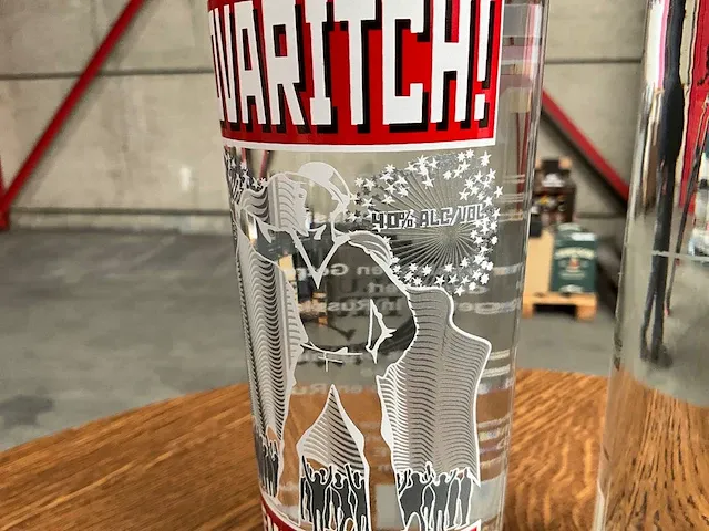 14 diverse flessen vodka tovaritch, 42 below, russian standard - afbeelding 6 van  7