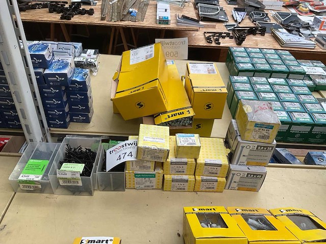 14 dozen bevestigingsmaterialen - afbeelding 1 van  7