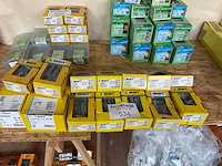 14 dozen pluggen - afbeelding 1 van  7