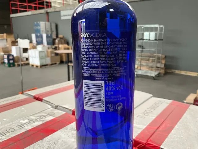 14 flessen vodka skyy - afbeelding 2 van  3