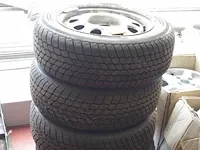 14 inch velgen met regenbanden - afbeelding 1 van  1