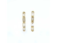 14 kt geelgouden oorbel met natuurlijke diamant - afbeelding 2 van  6