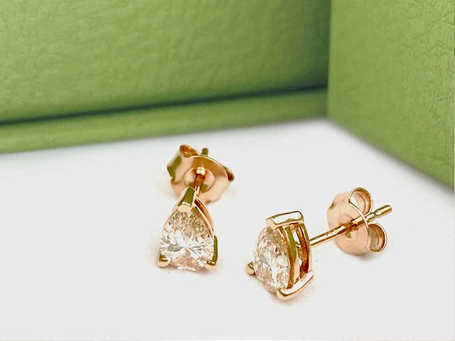 14 kt roze gouden oorbellen met 0,98 cts roze, chique gekleurde labgekweekte diamant - afbeelding 7 van  7