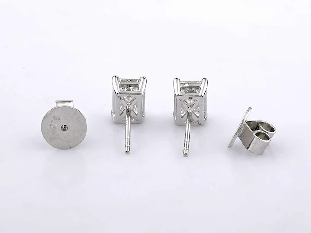14 kt white gold earring with 2.0 cts emerald cut lab grown diamond - afbeelding 1 van  6