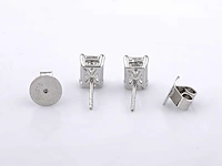 14 kt white gold earring with 2.0 cts emerald cut lab grown diamond - afbeelding 1 van  6