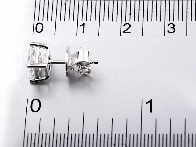 14 kt white gold earring with 2.0 cts lab grown diamond - afbeelding 6 van  6