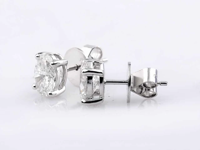 14 kt white gold earring with 2.0 cts oval cut lab grown diamond - afbeelding 4 van  6