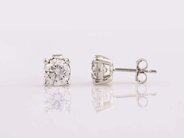 14 kt white gold earring with 2.09cts lab grown diamond - afbeelding 1 van  7