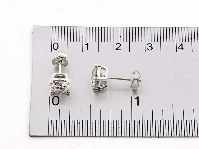 14 kt white gold earring with 2.09cts lab grown diamond - afbeelding 7 van  7