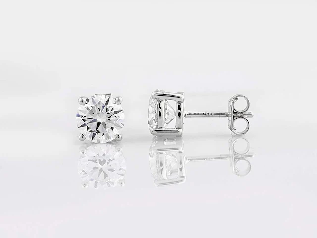 14 kt white gold earring with 2.5 cts lab grown diamond - afbeelding 1 van  9