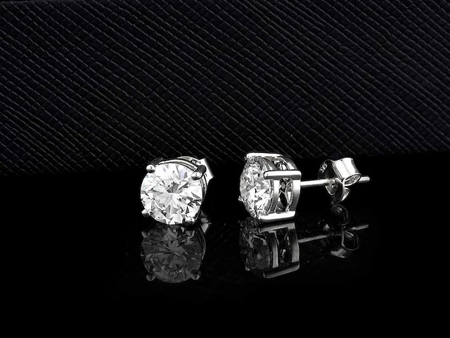 14 kt white gold earring with 2.5 cts lab grown diamond - afbeelding 8 van  9
