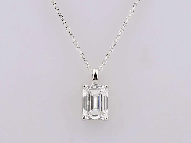 14 kt white gold pendant with 2.0 cts emerald lab grown diamond - afbeelding 1 van  8