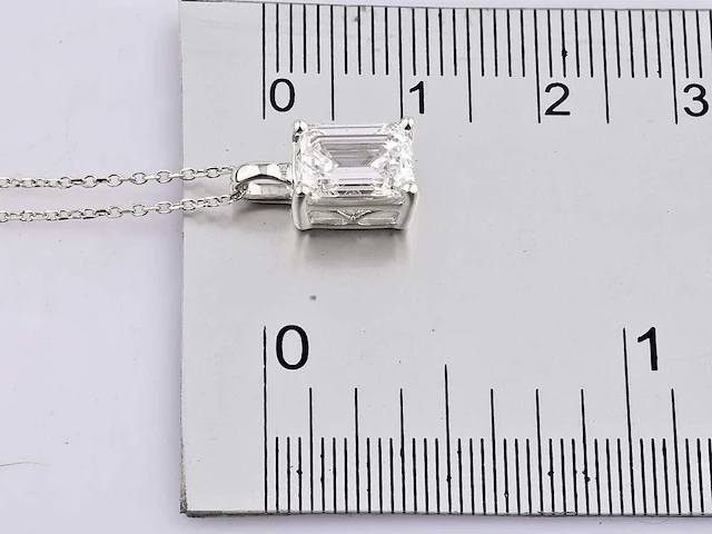 14 kt white gold pendant with 2.0 cts emerald lab grown diamond - afbeelding 8 van  8