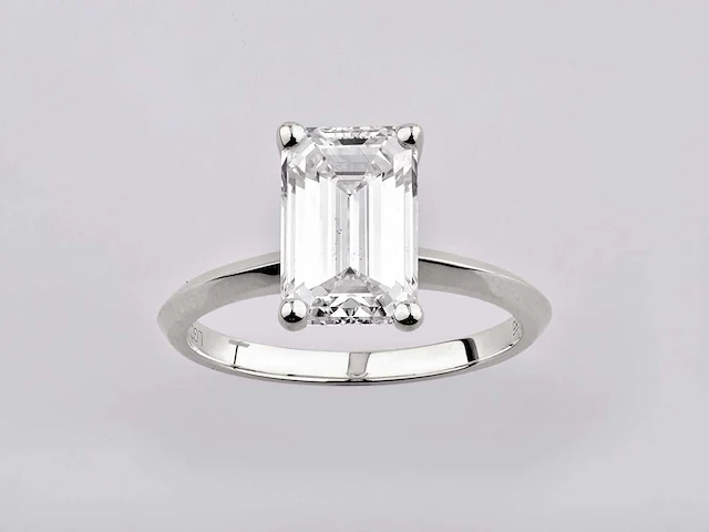 14 kt white gold ring with 3.0 cts emerald cut lab grown diamond (size-eu-54) - afbeelding 1 van  8