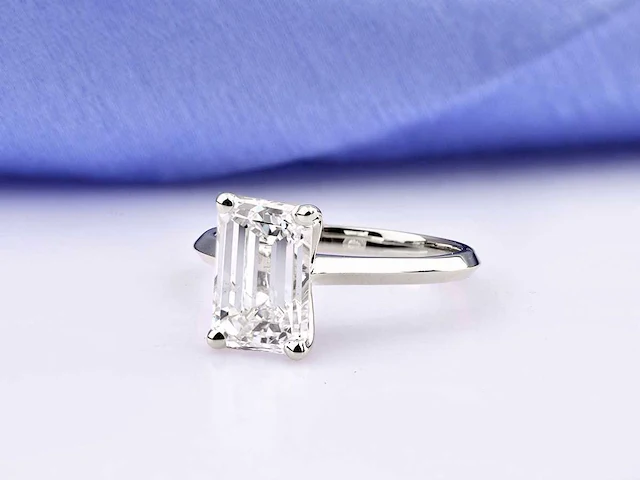 14 kt white gold ring with 3.0 cts emerald cut lab grown diamond (size-eu-54) - afbeelding 7 van  8