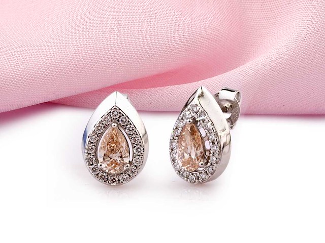 14 kt witgouden oorbel met 1.39 cts lab grown diamond - afbeelding 7 van  7