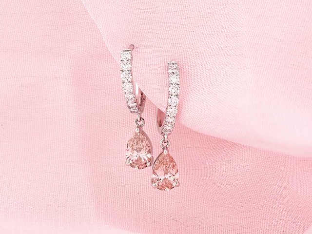 14 kt witgouden oorbel met 1.98 ct lab grown diamond - afbeelding 7 van  8