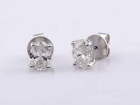 14 kt witgouden oorbel met 2,0 ct ovaal geslepen lab gekweekte diamant - afbeelding 2 van  6