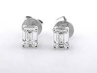 14 kt witgouden oorbel met 2,0 ct smaragdgeslepen laboratoriumgekweekte diamant - afbeelding 1 van  6