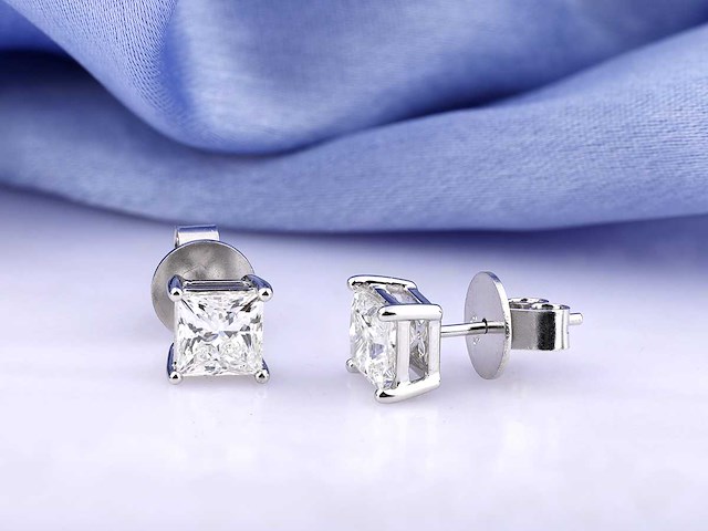 14 kt witgouden oorbel met 2,0 cts laboratoriumgekweekte diamant - afbeelding 5 van  6