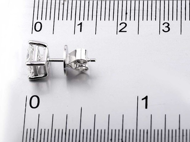 14 kt witgouden oorbel met 2,0 cts laboratoriumgekweekte diamant - afbeelding 6 van  6