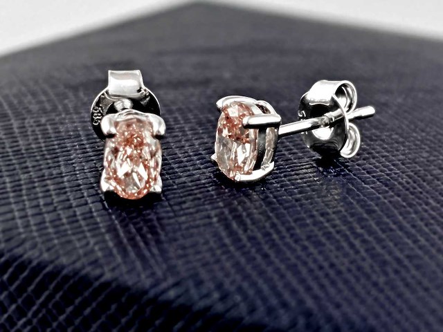 14 kt witgouden oorbellen met 1.00cts roze fancy gekleurde lab gekweekte diamant - afbeelding 7 van  8