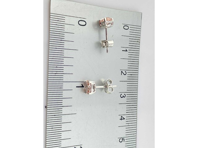 14 kt witgouden oorbellen met 1.00cts roze fancy gekleurde lab gekweekte diamant - afbeelding 8 van  8