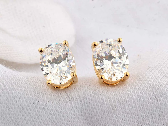14 kt yellow gold earrings with 4.24cts lab grown diamond - afbeelding 1 van  8