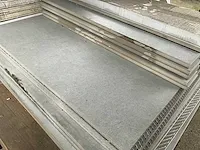 14 porseleinen tegels 60x60 cm met plinten - afbeelding 2 van  5