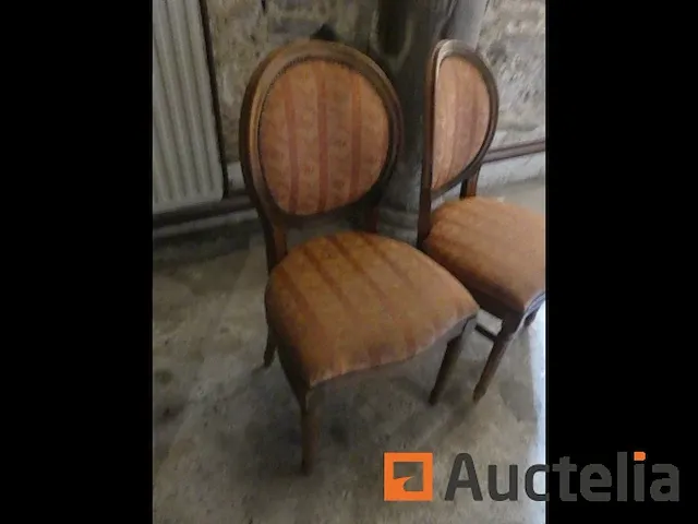 14 tafels en 36 rustieke stoelen - afbeelding 8 van  11