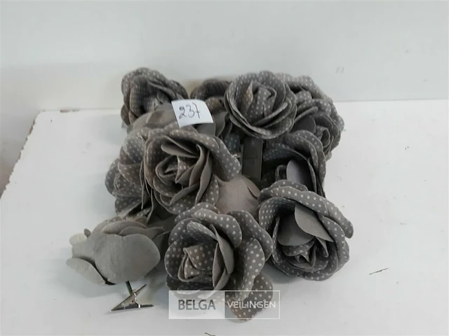 14 x roos stof grijs met clip 9 cm - afbeelding 1 van  2
